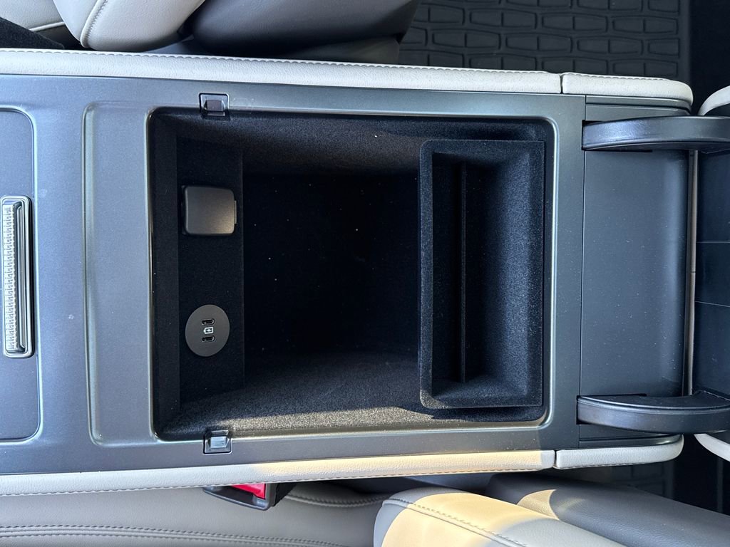 Used 2025 Lincoln Nautilus Reserve AWD/4WD image 28