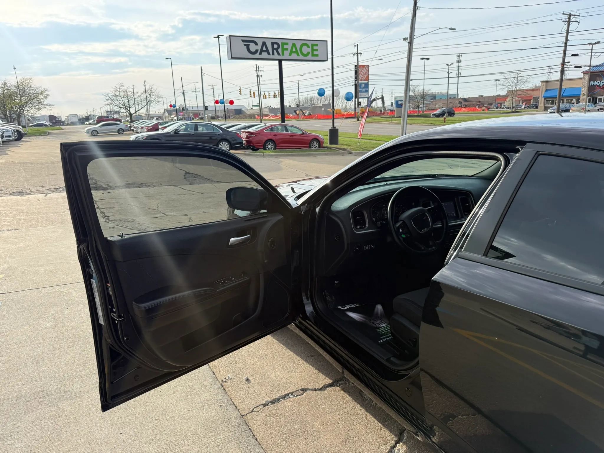 Used 2020 Dodge Charger SXT w/ Blacktop Package RWD image 17