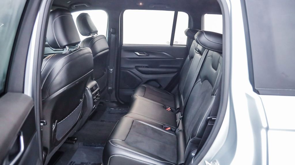 Certified 2024 Jeep Grand Cherokee Altitude image 19