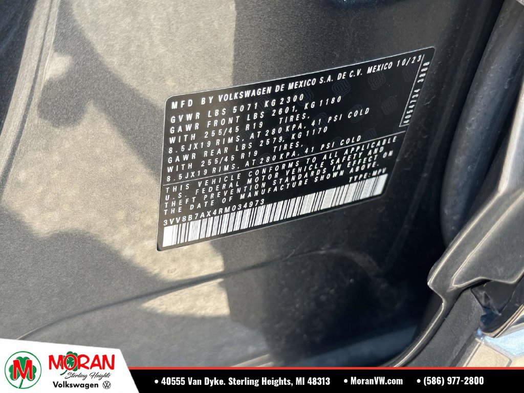 Used 2024 Volkswagen Tiguan SE R-Line AWD/4WD image 35