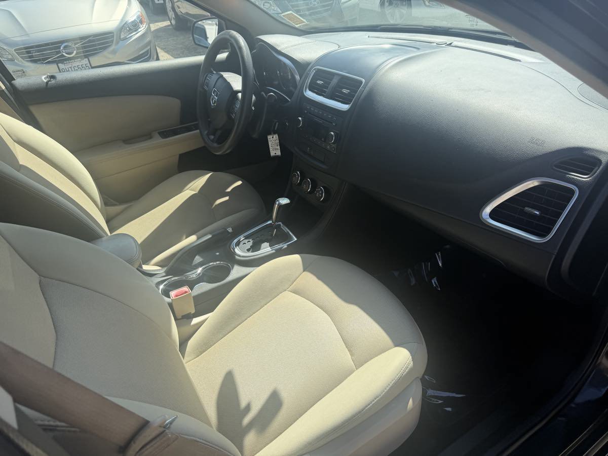 Used 2014 Dodge Avenger SE FWD image 10
