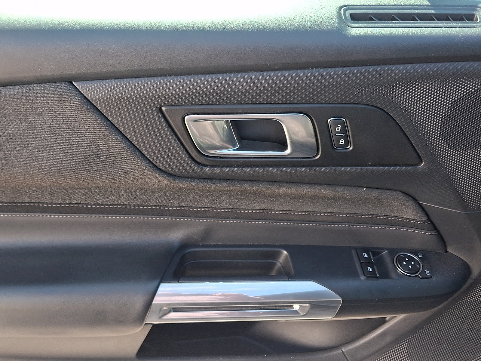 Used 2024 Ford Mustang GT RWD image 11