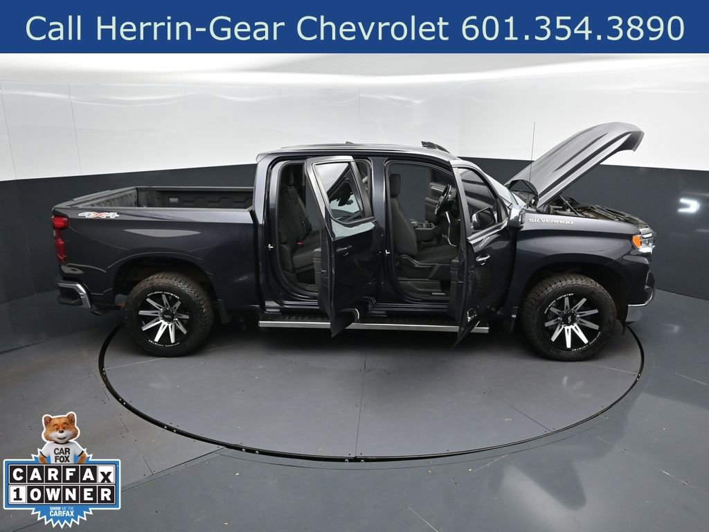 Used 2023 Chevrolet Silverado 1500 LT AWD/4WD image 45