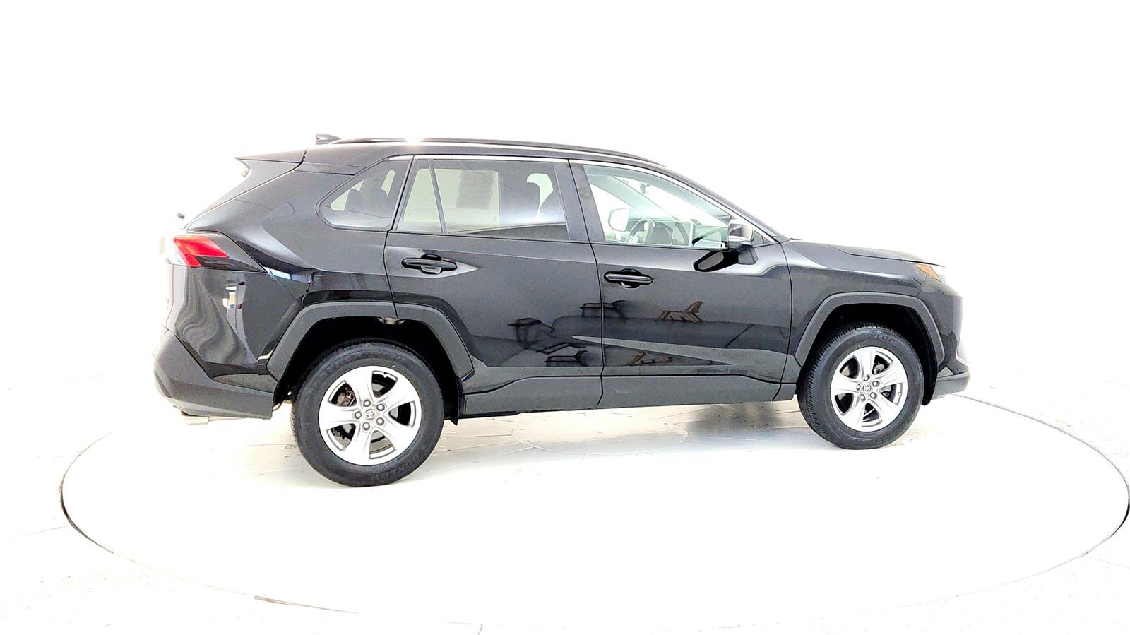 Used 2023 Toyota RAV4 XLE image 6
