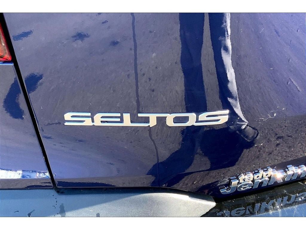 Used 2024 Kia Seltos SX w/ SX Sunroof Package image 9