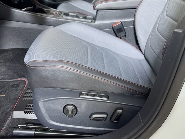 Used 2025 Volkswagen Jetta GLI Autobahn image 16