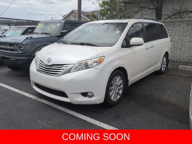 Used 2012 Toyota Sienna Limited w/ Premium Pkg AWD/4WD image 2