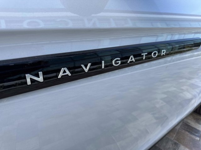 New 2025 Lincoln Navigator Black Label image 8