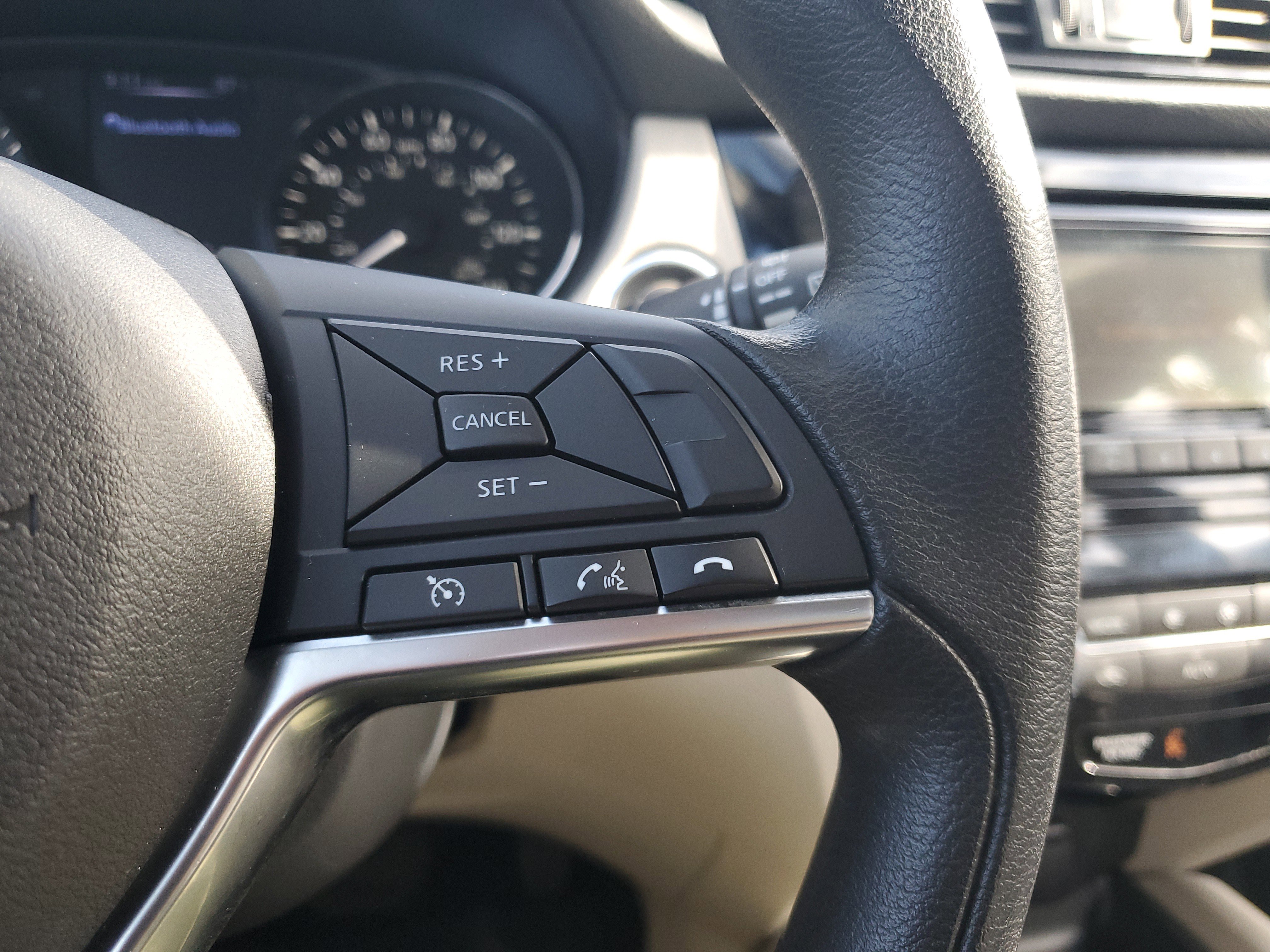 Used 2018 Nissan Rogue Sport SV image 19