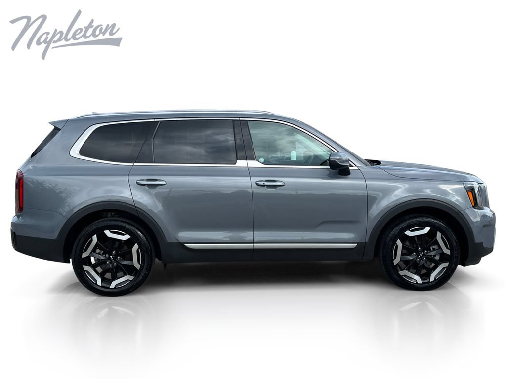 Used 2025 Kia Telluride S FWD image 7