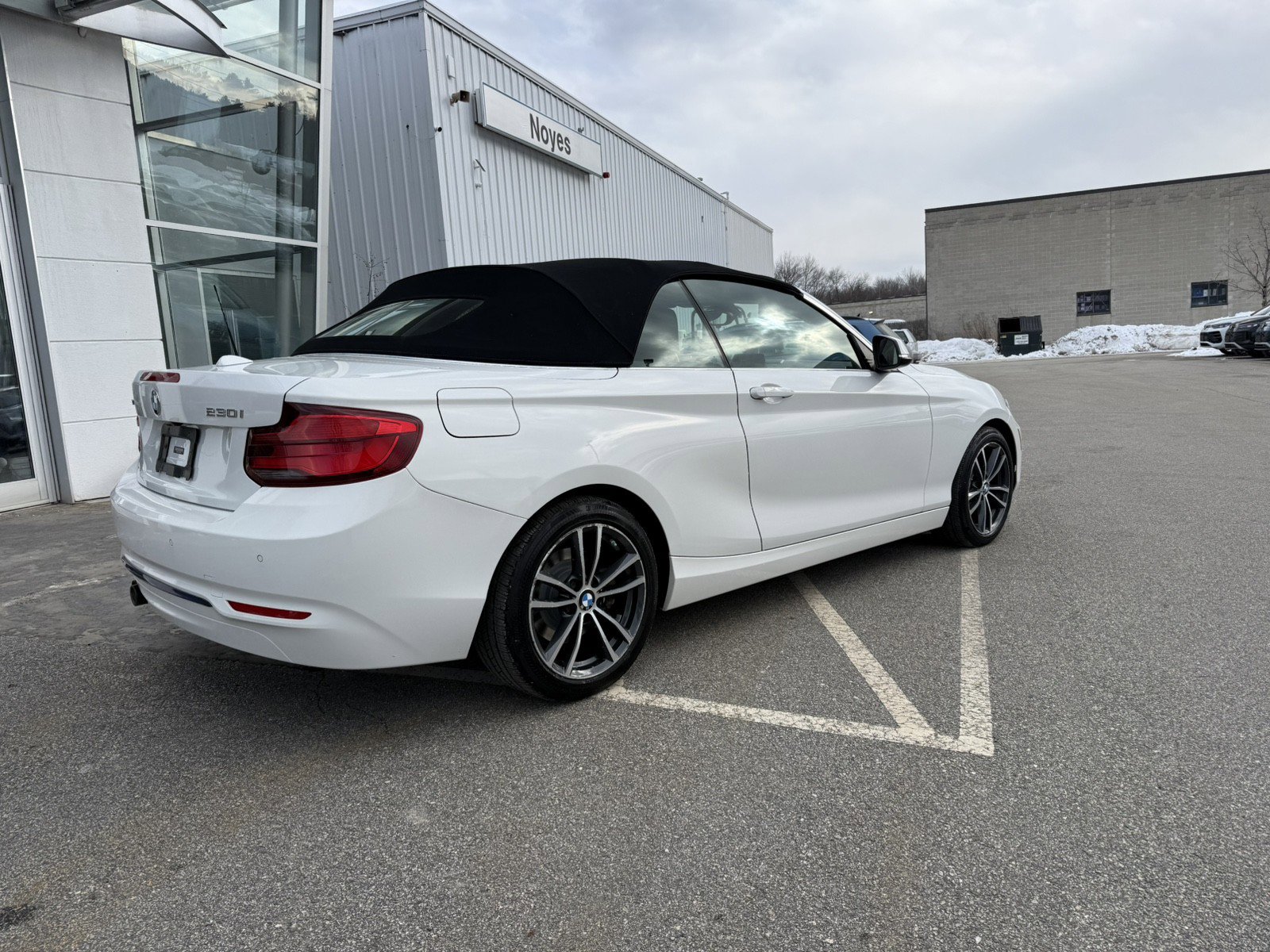 Used 2019 BMW 230i xDrive Convertible w/ Convenience Package image 3