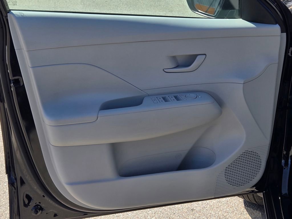 Certified 2025 Hyundai Kona SE AWD/4WD image 26