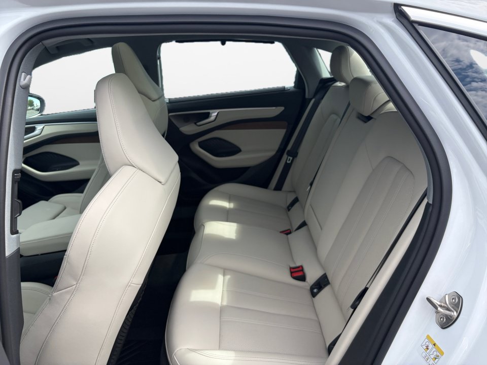 Used 2026 Audi A6 Premium Plus w/ Premium Plus Package AWD/4WD image 13