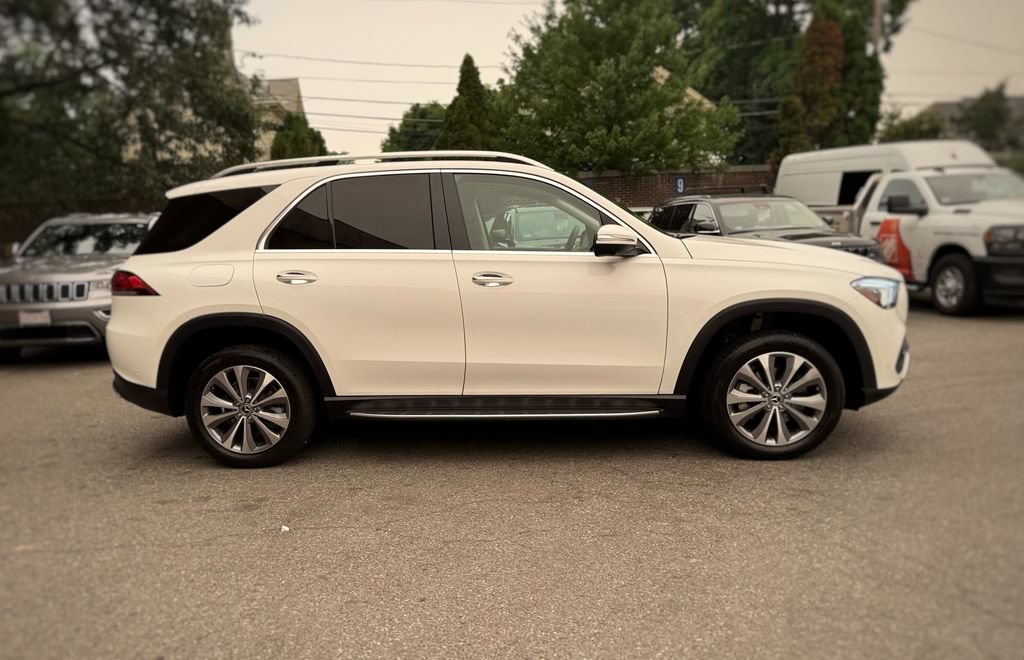 Used 2021 Mercedes-Benz GLE 350 4MATIC w/ Premium Package image 4