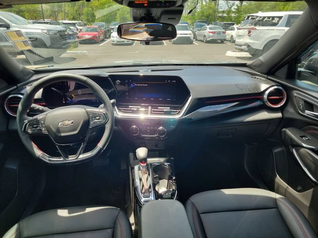 Used 2025 Chevrolet Trax RS w/ Driver Confidence Package FWD image 11