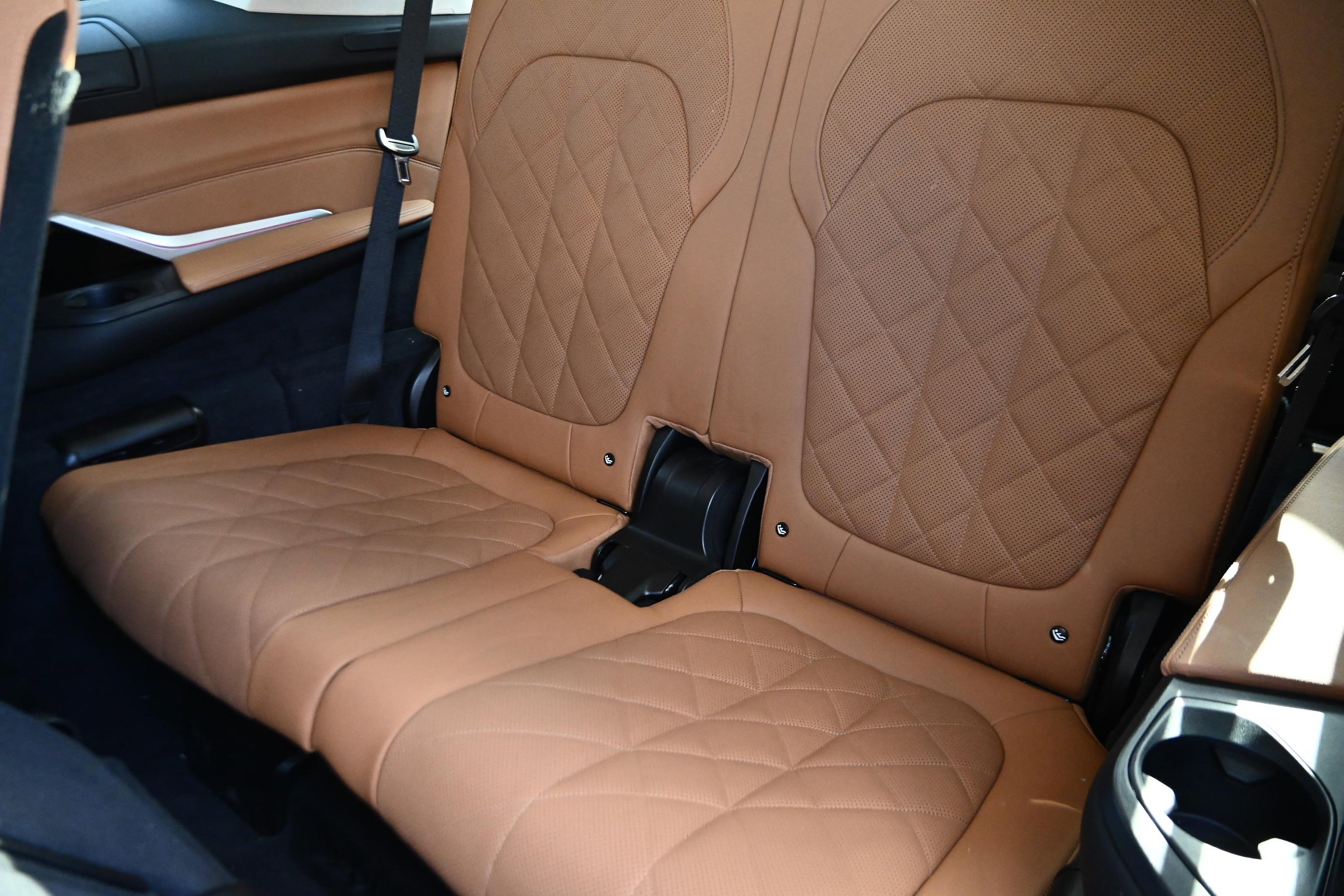 Certified 2024 BMW X7 xDrive40i w/ Premium Package image 11