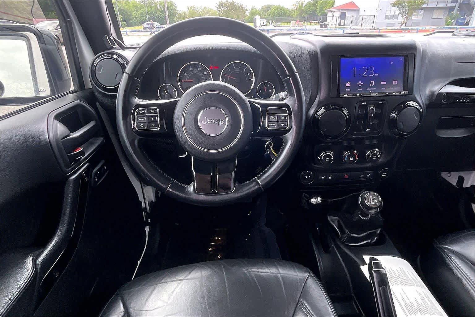 Used 2015 Jeep Wrangler Unlimited Sahara AWD/4WD image 6