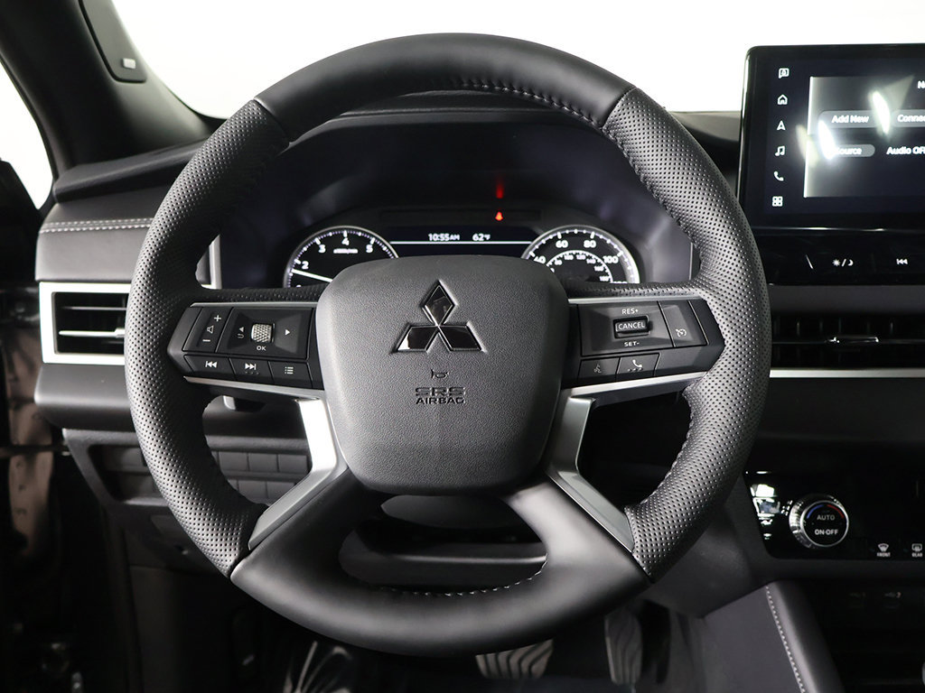 New 2026 Mitsubishi Outlander LE AWD/4WD image 36