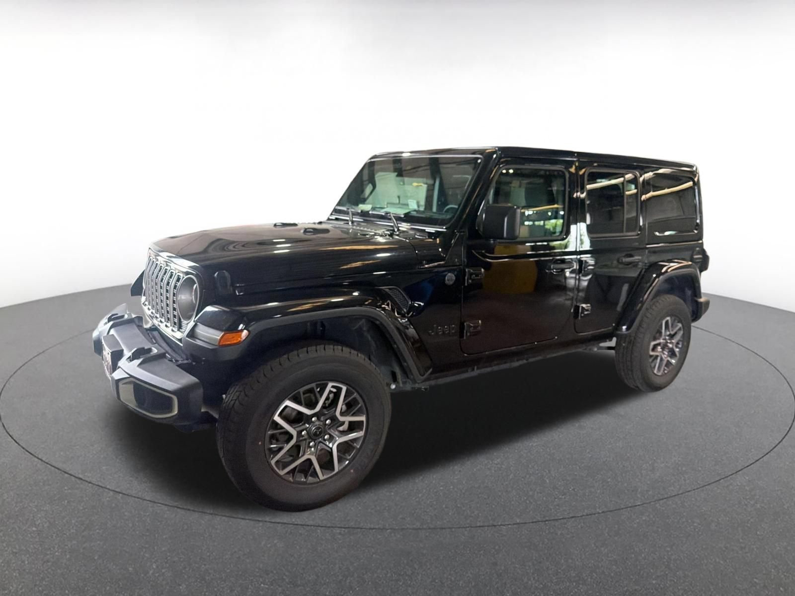 Used 2025 Jeep Wrangler Unlimited Sahara AWD/4WD image 3