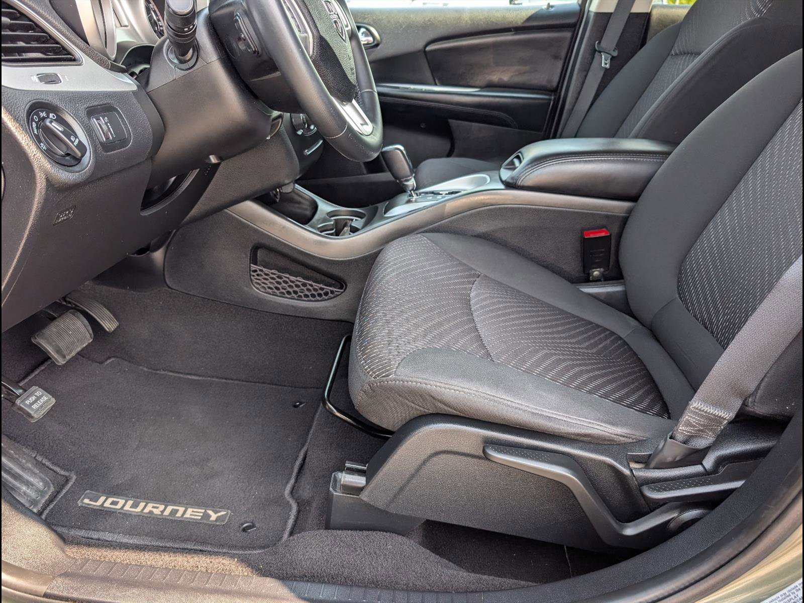 Used 2016 Dodge Journey Crossroad FWD image 11