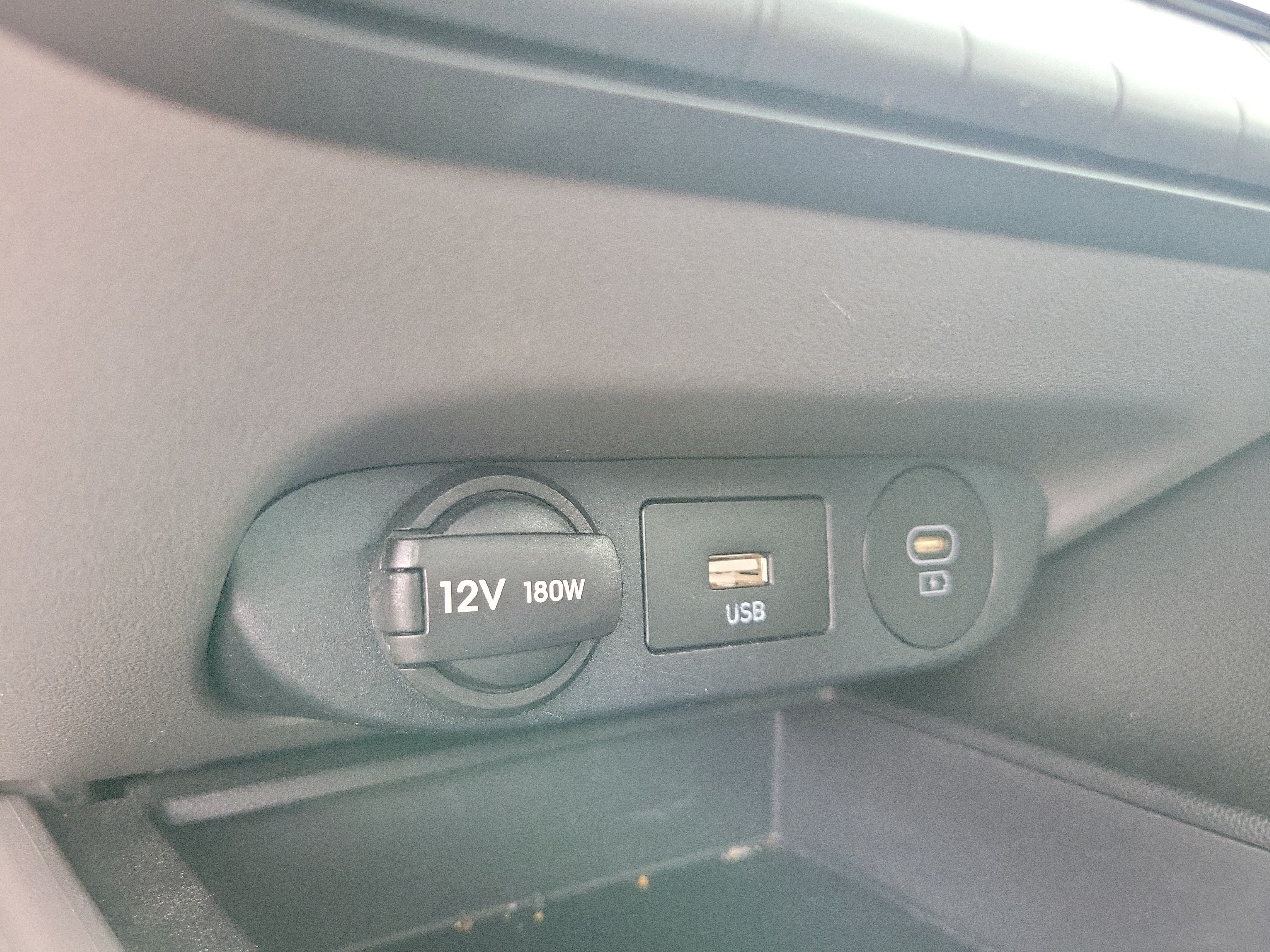 Used 2024 Hyundai Elantra SEL FWD image 9