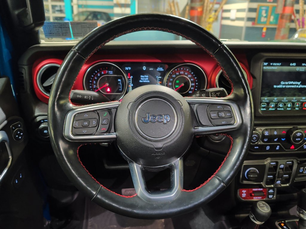 Used 2022 Jeep Wrangler Unlimited Rubicon w/ Dual Top Group AWD/4WD image 3