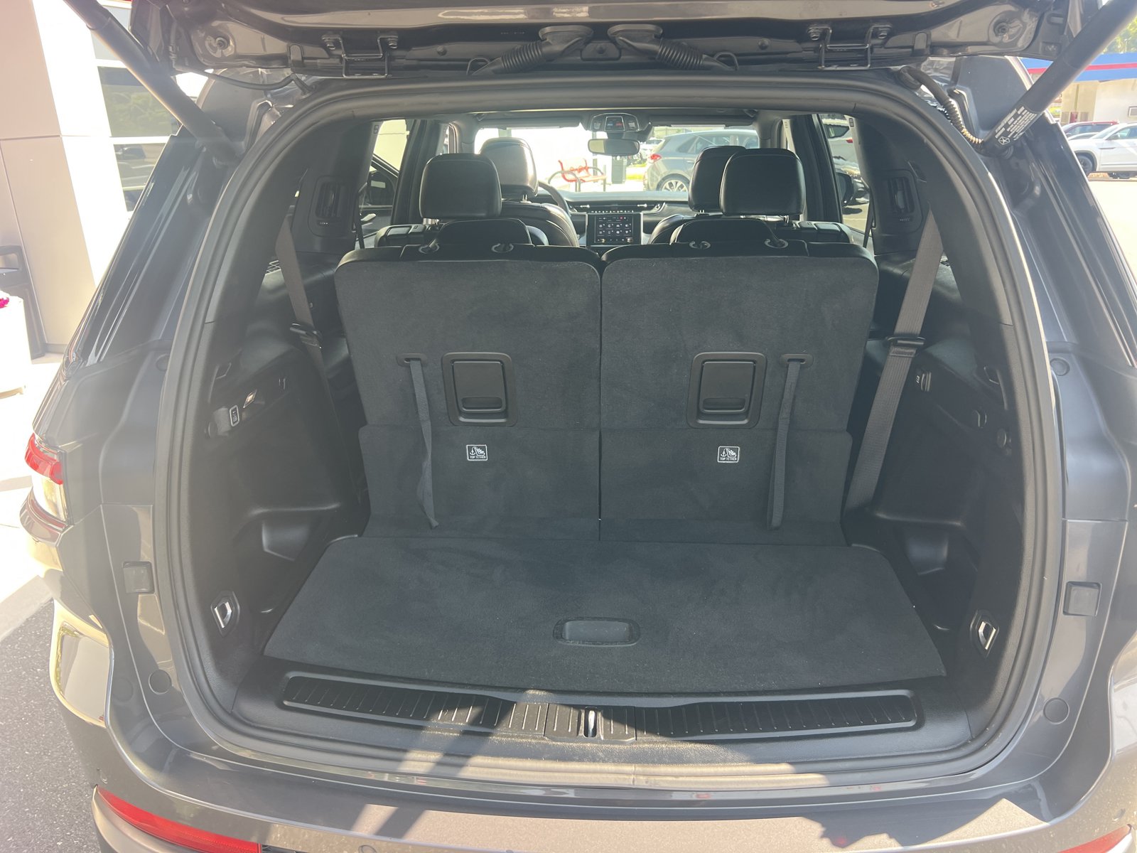 Used 2023 Jeep Grand Cherokee L Laredo AWD/4WD image 30