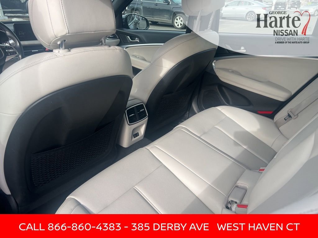 Used 2024 Genesis G70 2.5T RWD image 32