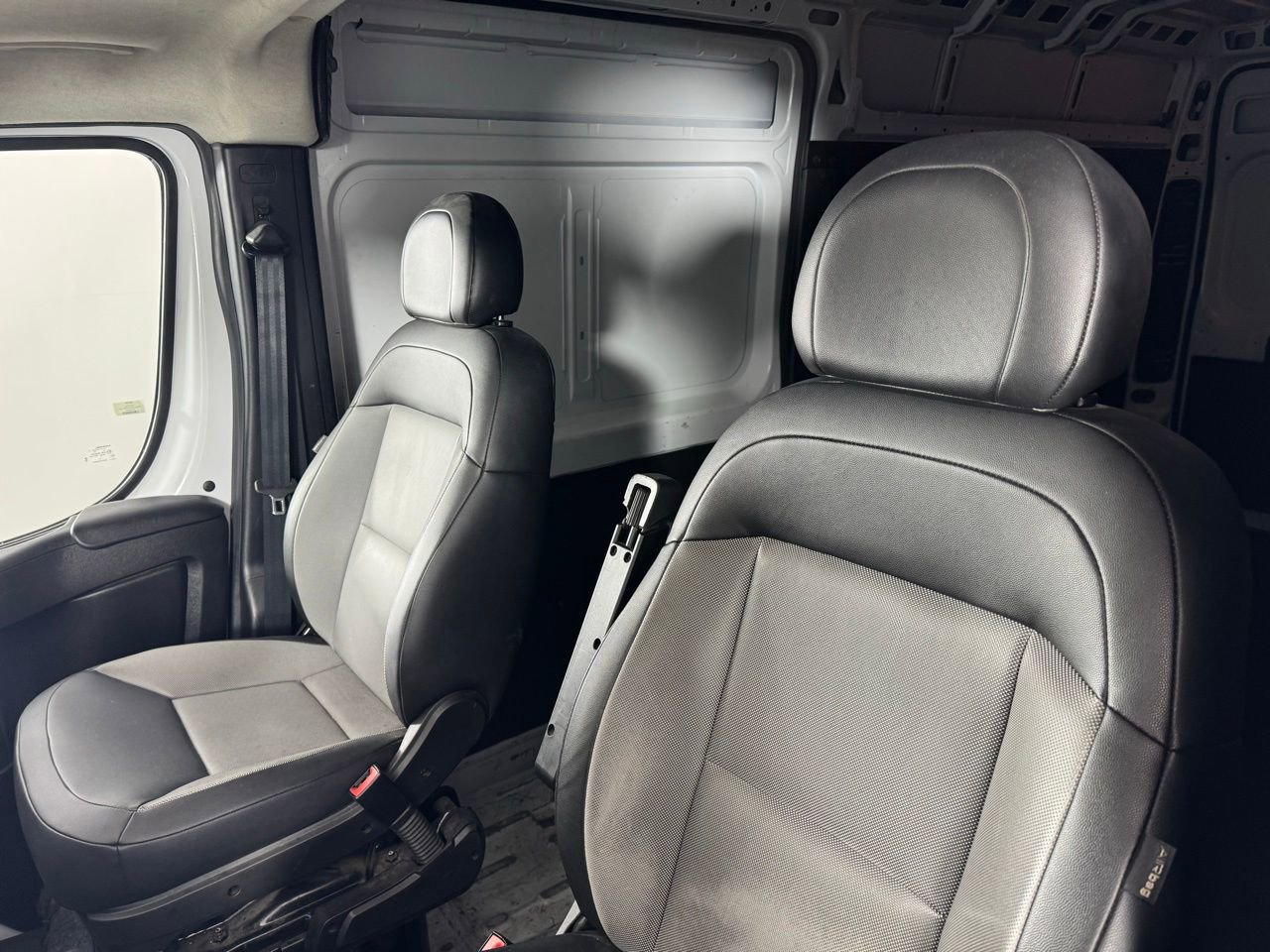 Used 2023 RAM ProMaster 2500 FWD image 8