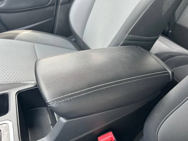 Used 2017 Ford Escape SE w/ Equipment Group 201A AWD/4WD image 31