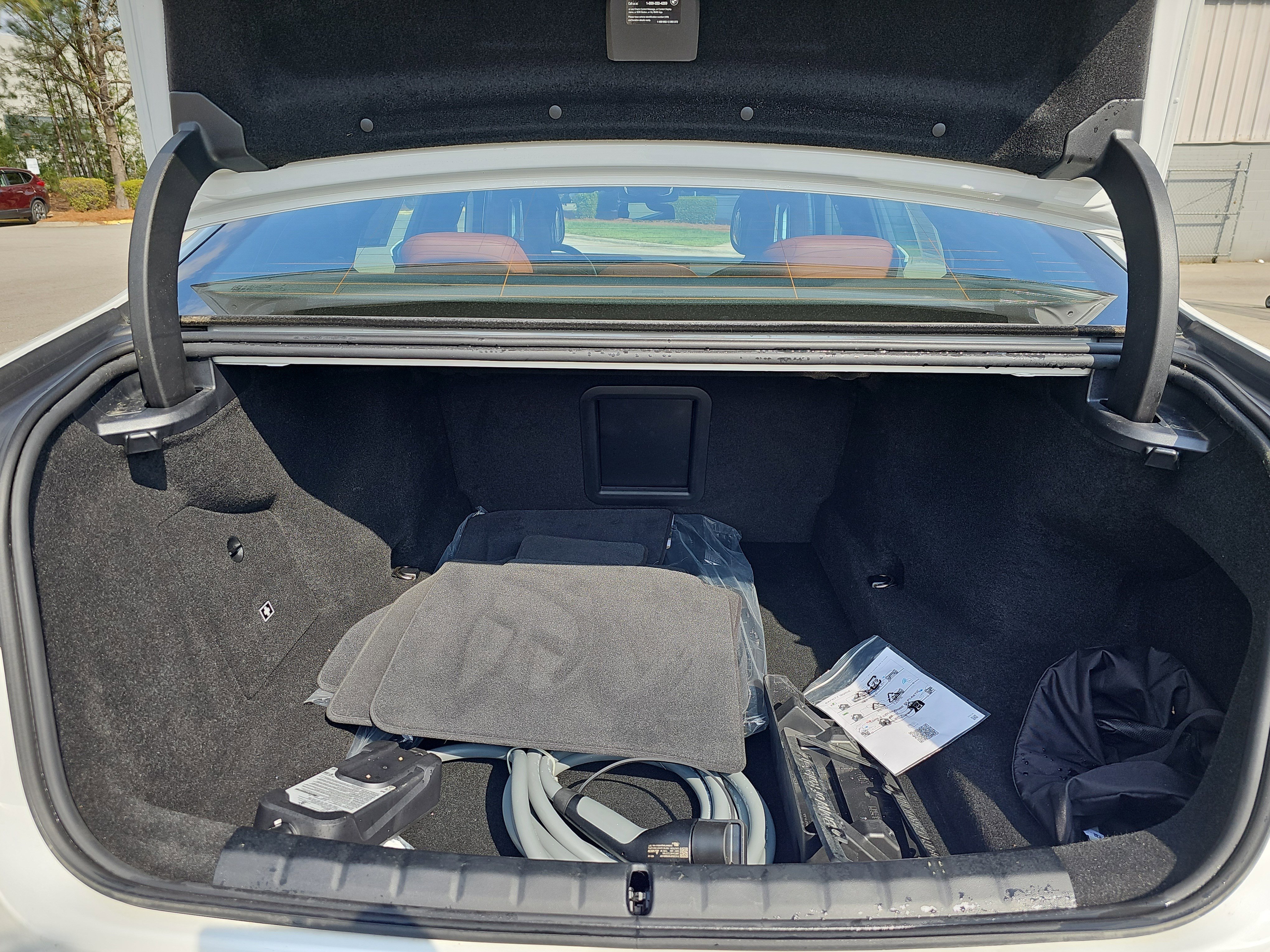 Certified 2025 BMW 750e xDrive image 14