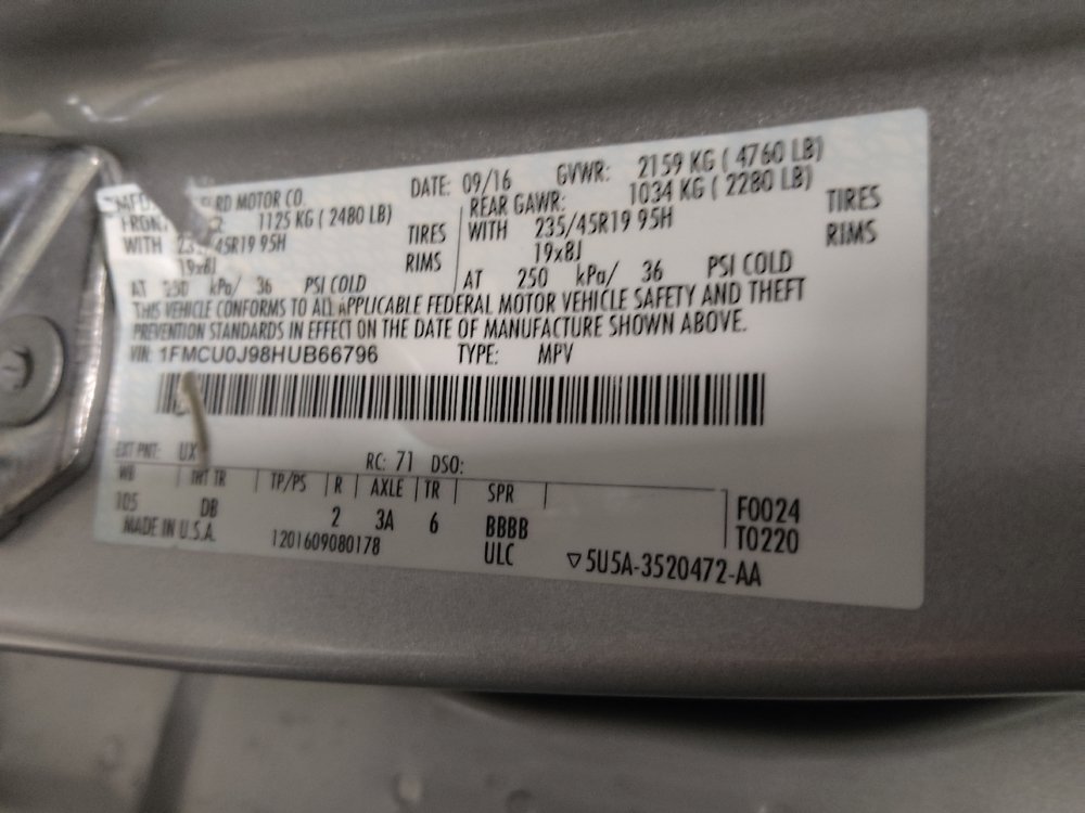 Used 2017 Ford Escape Titanium FWD image 33