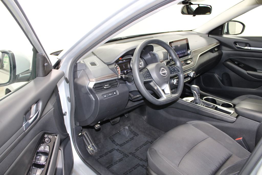 Used 2023 Nissan Altima 2.5 SV image 21
