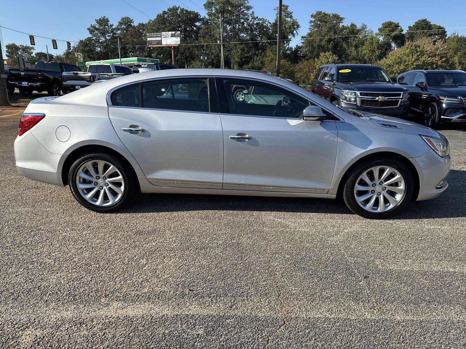 Used 2015 Buick LaCrosse Leather FWD image 21