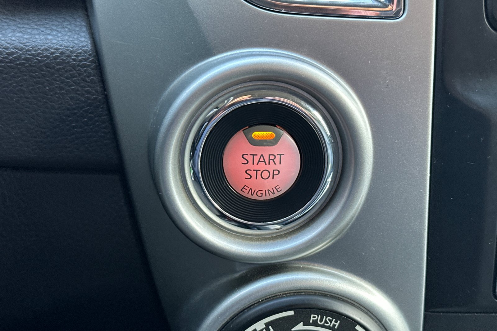 Used 2018 Nissan Titan SL AWD/4WD image 16