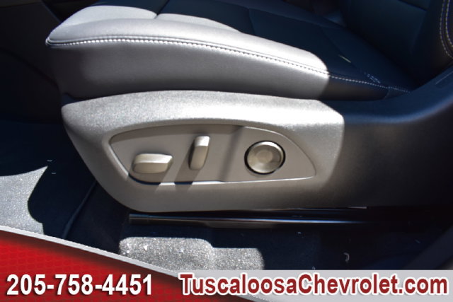 New 2027 Chevrolet Traverse LT w/ Driver Confidence Package FWD image 17