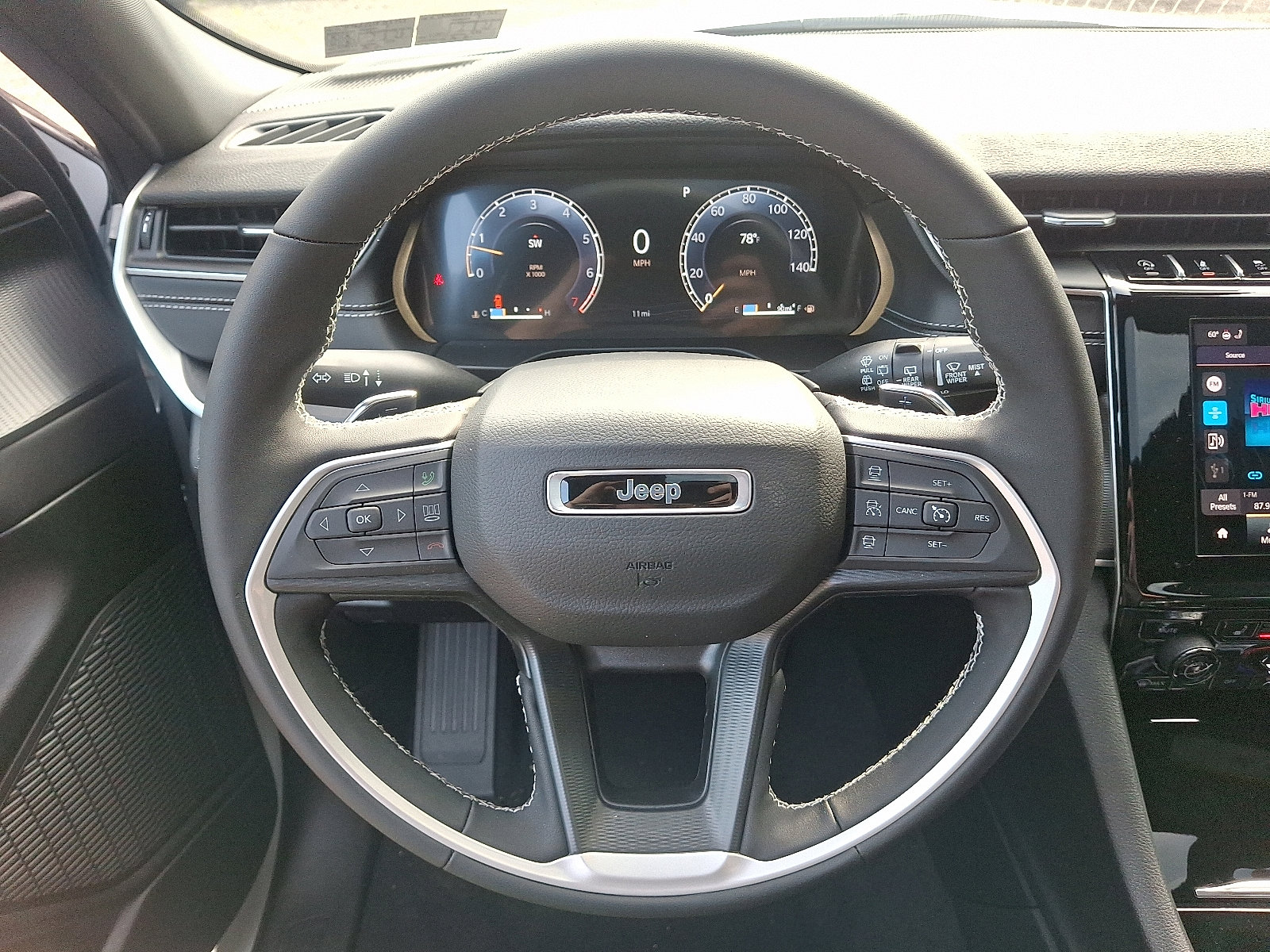 New 2025 Jeep Grand Cherokee L Altitude image 14