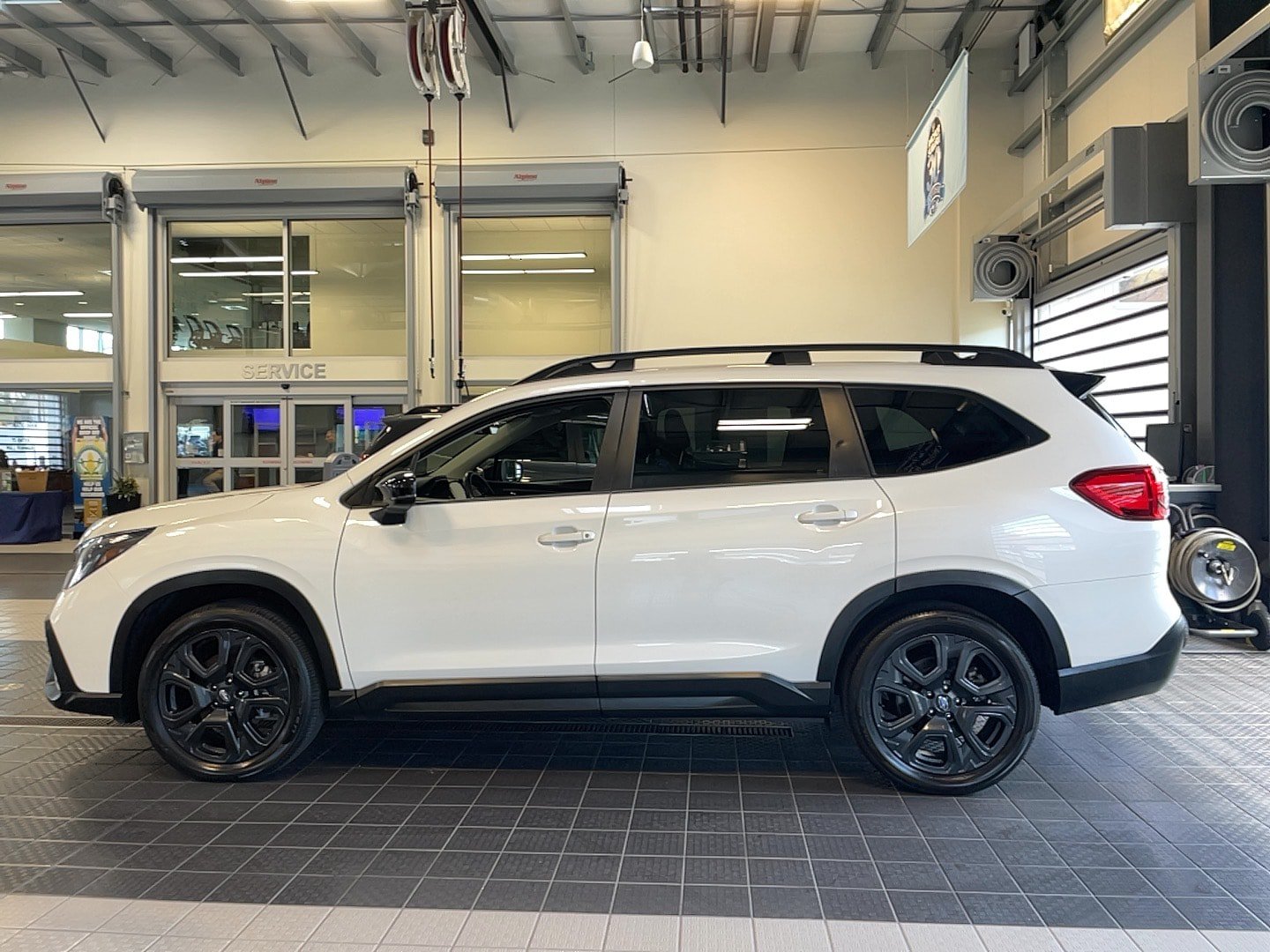 Used 2024 Subaru Ascent Onyx Edition AWD/4WD image 4