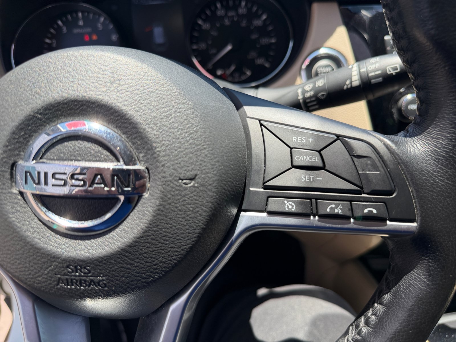 Used 2017 Nissan Rogue SL w/ SL Premium Package FWD image 18