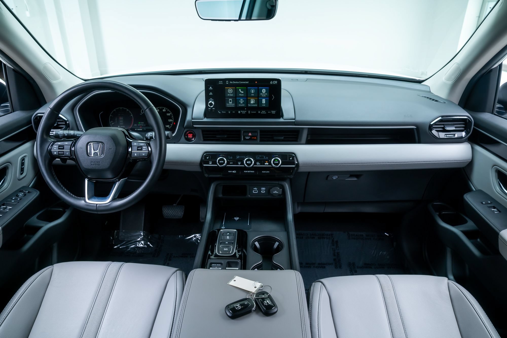 Used 2025 Honda Pilot EX-L image 9