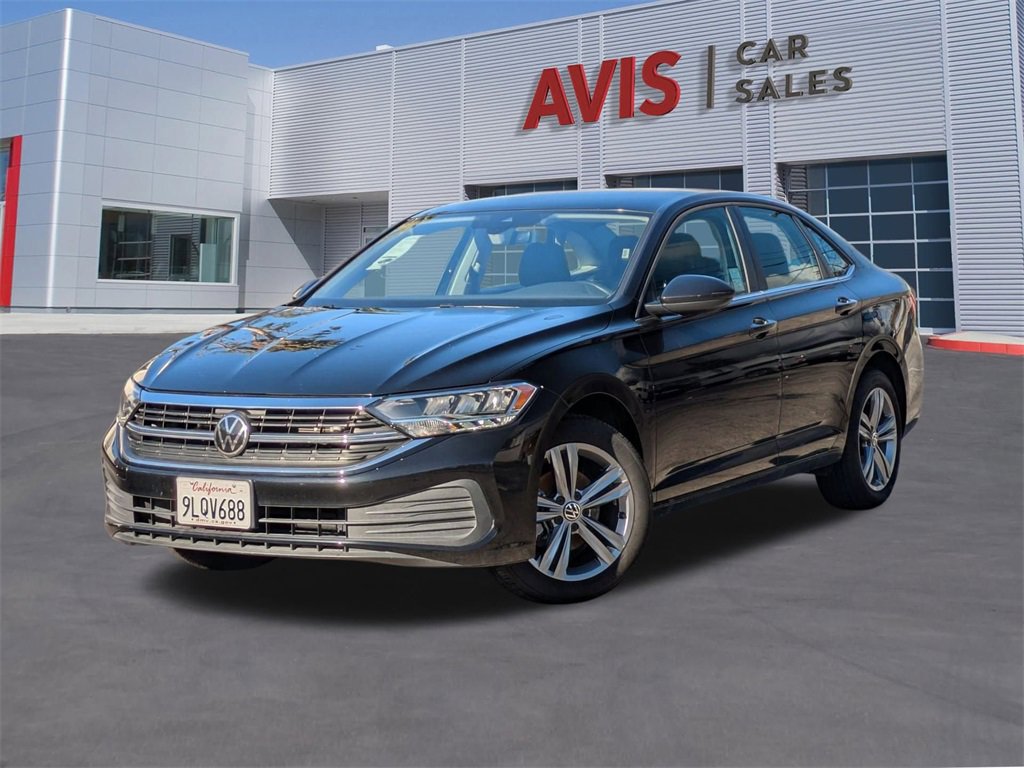 Used 2024 Volkswagen Jetta SE image 1