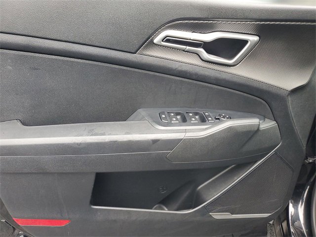 Used 2023 Kia Sportage LX image 17