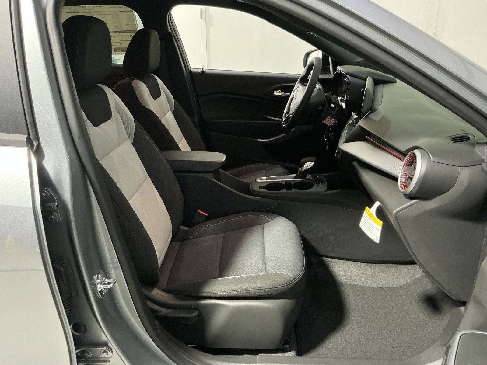 New 2026 Chevrolet Trax RS w/ Sunroof Package image 34