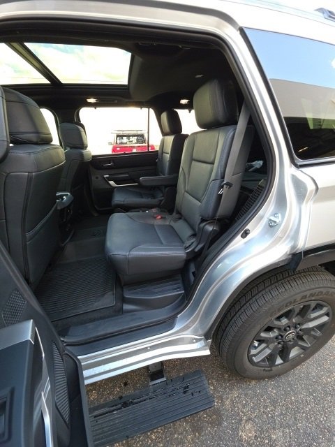 Used 2025 Toyota Sequoia Platinum image 16