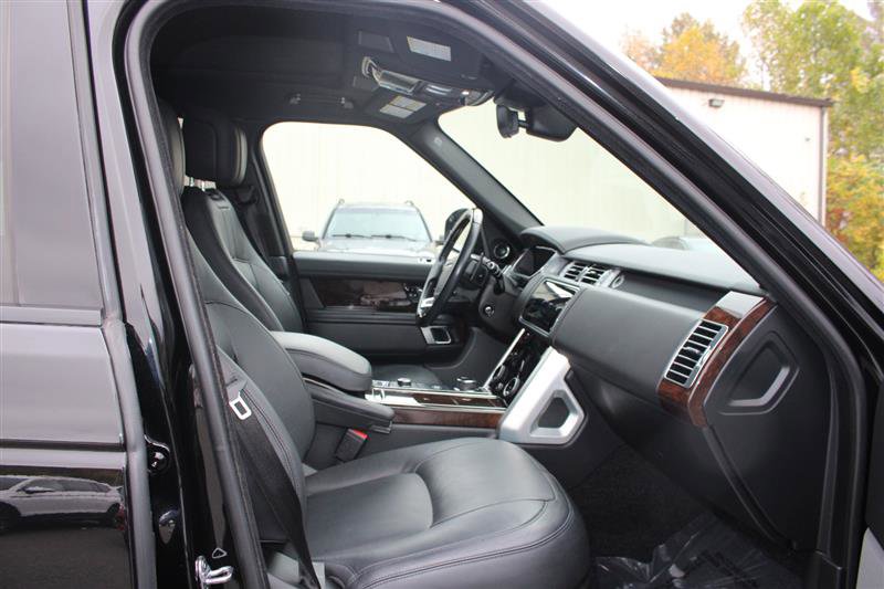 Used 2020 Land Rover Range Rover HSE image 15