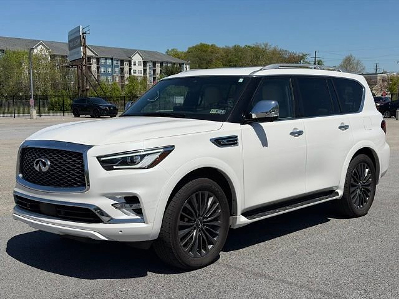 Certified 2024 INFINITI QX80 Sensory w/ Cargo Package AWD/4WD image 3