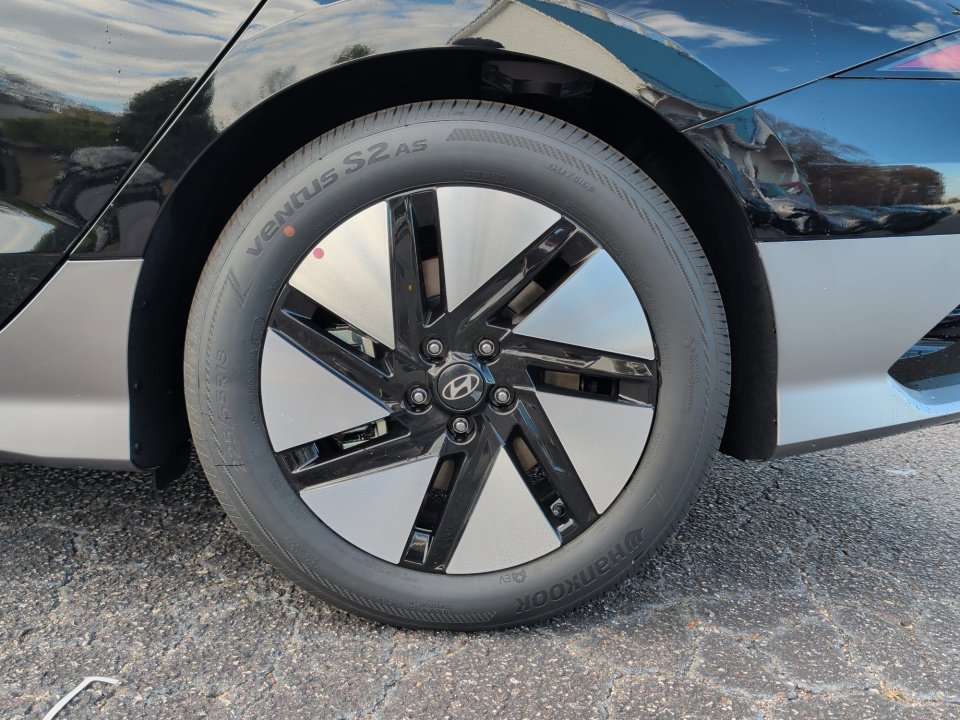 New 2025 Hyundai Ioniq 6 SE image 22