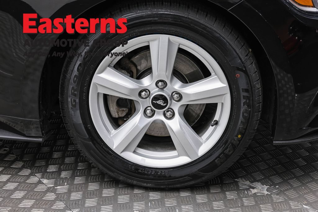 Used 2017 Ford Mustang Coupe RWD image 28
