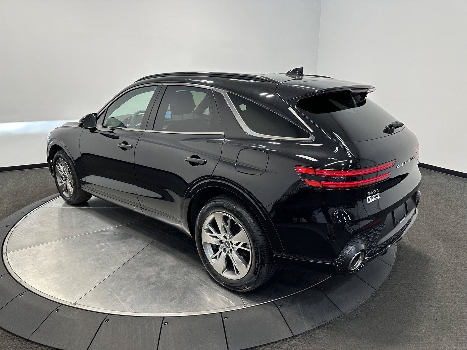 Used 2024 Genesis GV70 3.5T Sport AWD/4WD image 5