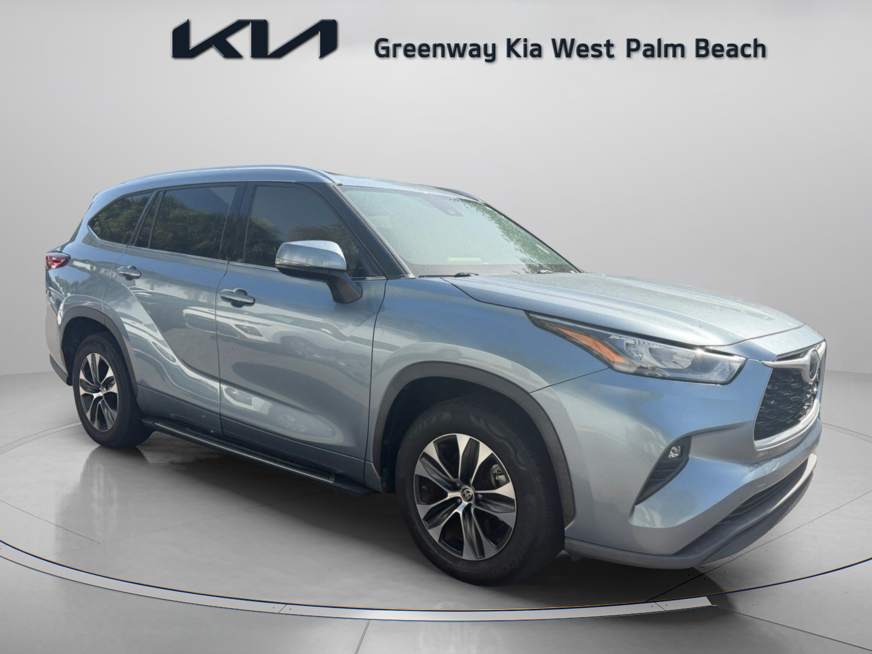 Used 2020 Toyota Highlander XLE